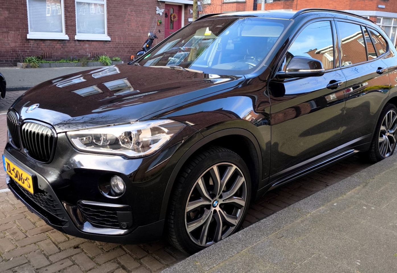 BMW X1 - 2.0i sDrive High Executive Edition Black on Black - AutoWereld.nl