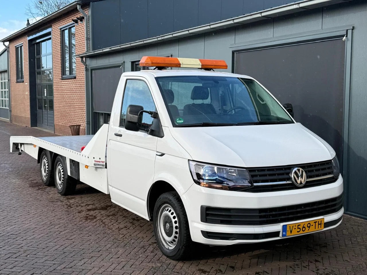 Volkswagen Transporter - Autotransporter 1500KG Laadvermogen Lier AC Tranutec - AutoWereld.nl
