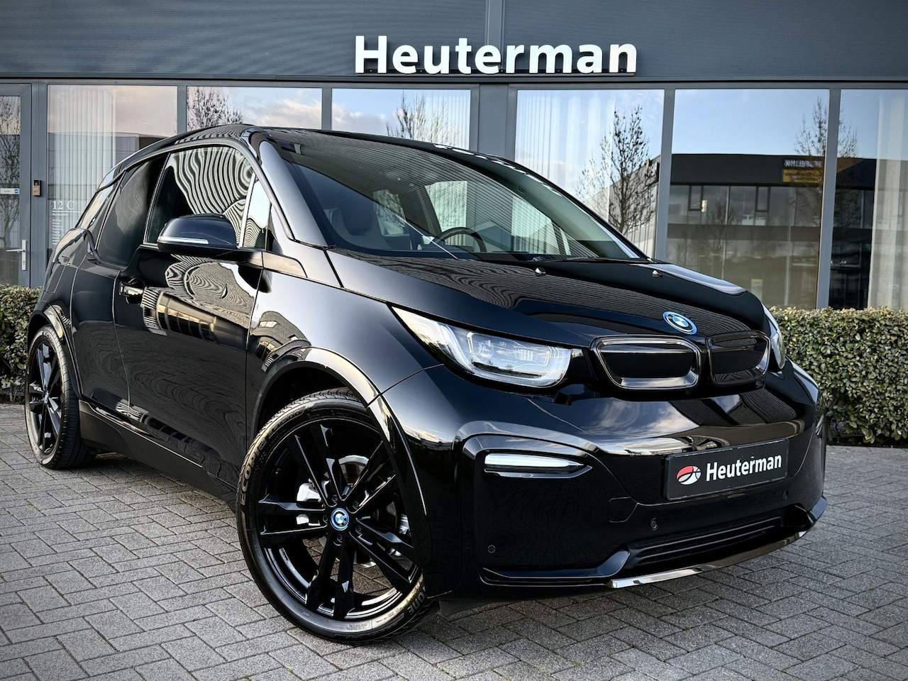 BMW i3 - S 120Ah Black Edition/ Privacy/ Radar/ SOH 92% - AutoWereld.nl