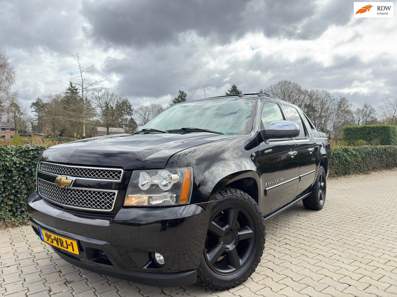 Chevrolet Avalanche - USA 5.3 V8 4WD LTZ , Clima / Cruise / Leder / Navi / Schuifdak / Pdc / LPG Onderbouw / 20" - AutoWereld.nl