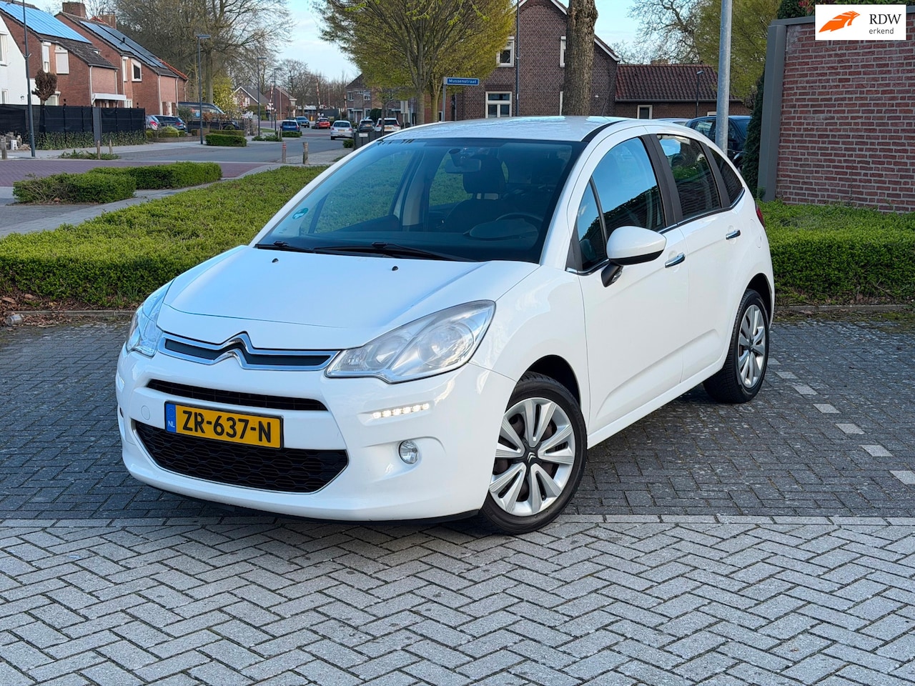 Citroën C3 - 1.0 PureTech Attraction AIRCO LED APK NIEUWE RIEM! - AutoWereld.nl