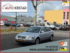 Volkswagen Passat - 2.0-20V HIGHLINE CLIMA/CRUISE VELE OPTIES