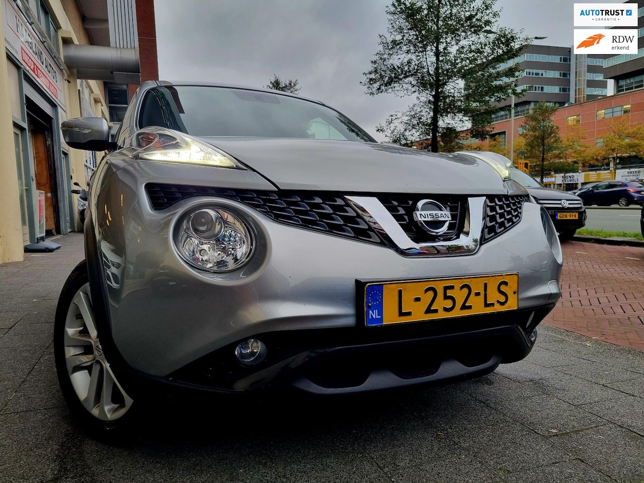 Nissan Juke - 1.6 Acenta Automaat Carplay Camera - AutoWereld.nl