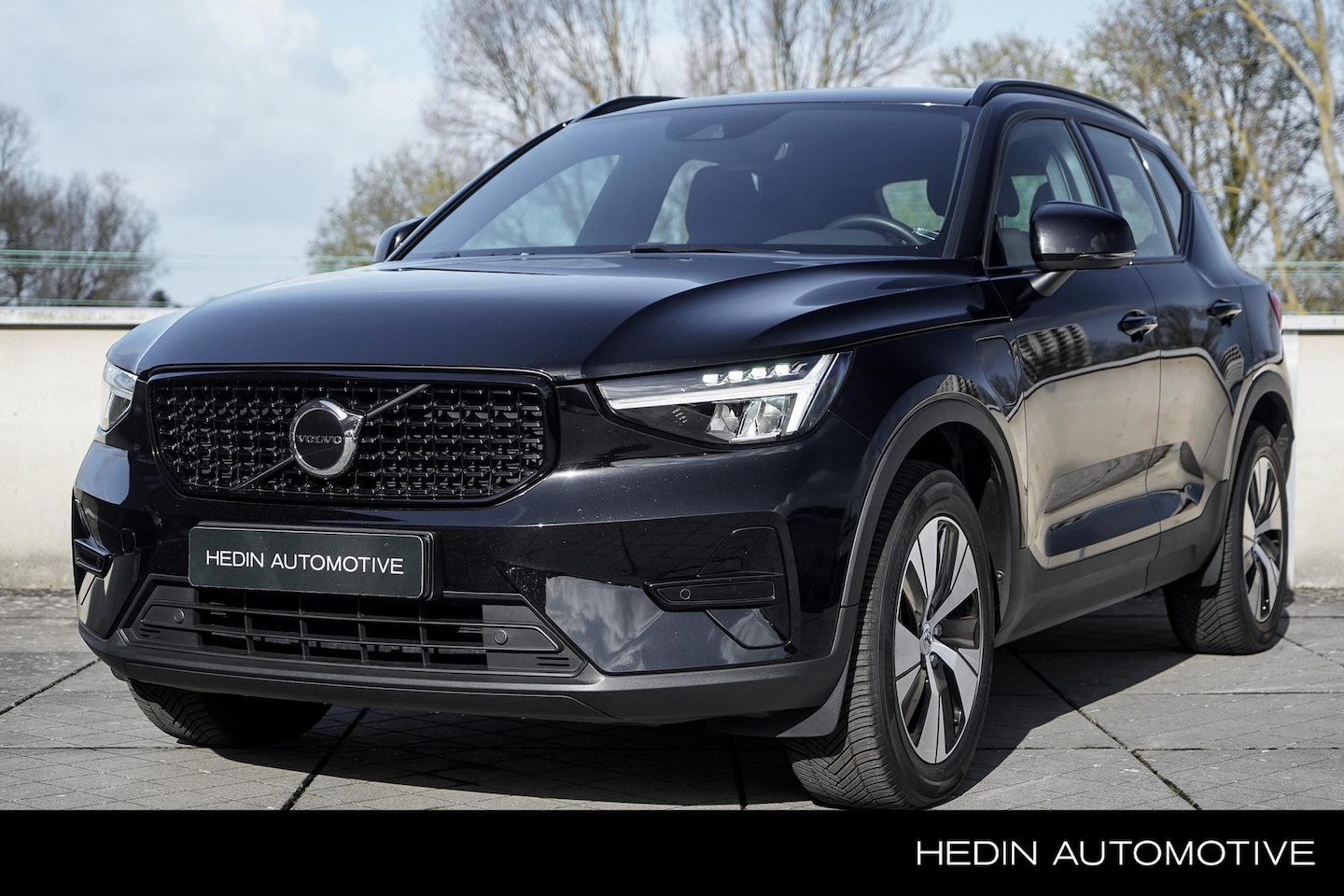 Volvo XC40 - T4 Plug-in hybrid Plus Dark 210pk | 1800kg Trekgewicht | Adaptive Cruise & Pilot Assist | - AutoWereld.nl