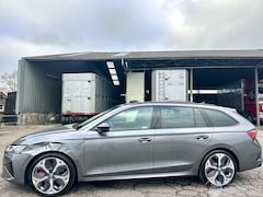 Skoda Octavia Combi - RS 2.0 TSI 265pk Aut + F1 - pano - crystal light - front + line + side assist - virtual
