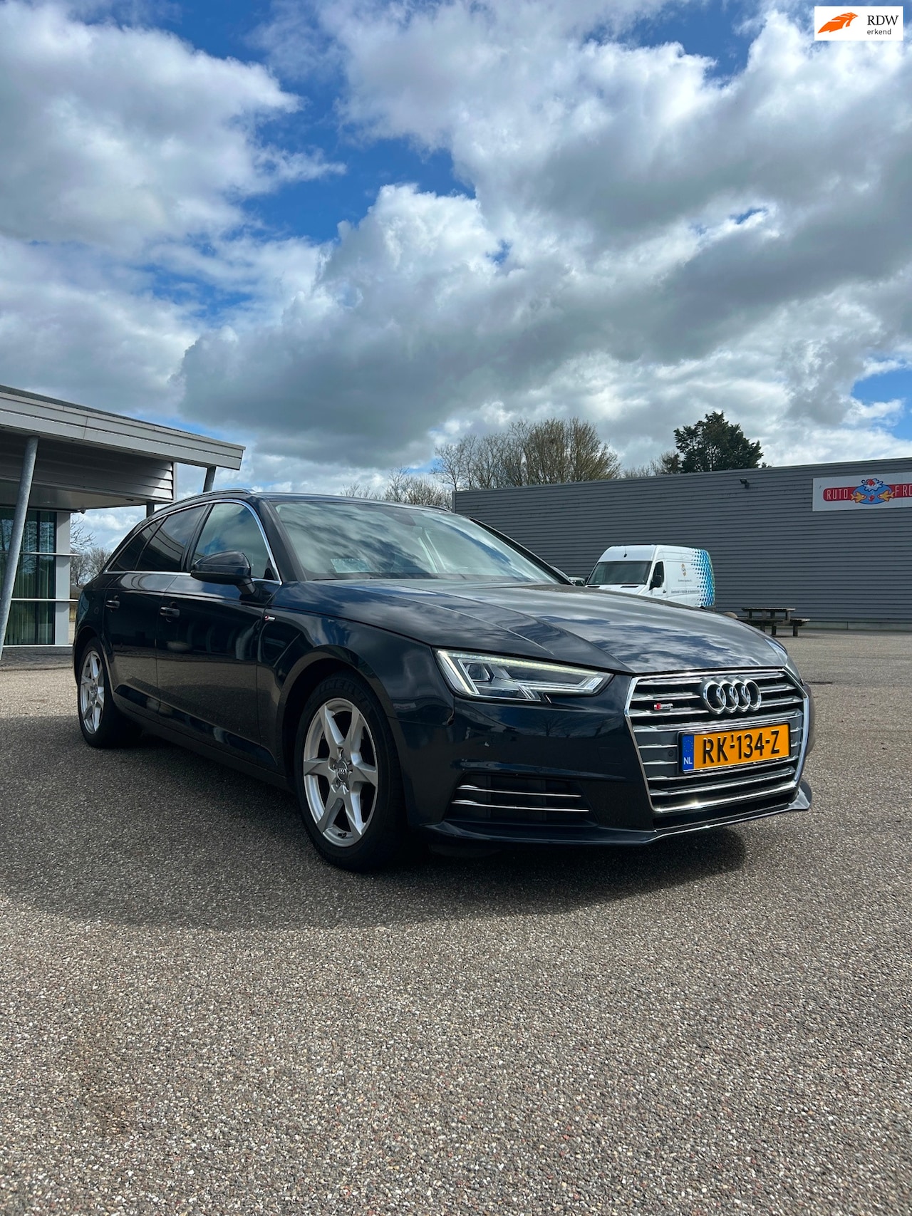 Audi A4 Avant - 2.0 TDI ultra Sport S-Line | 150 PK | - AutoWereld.nl