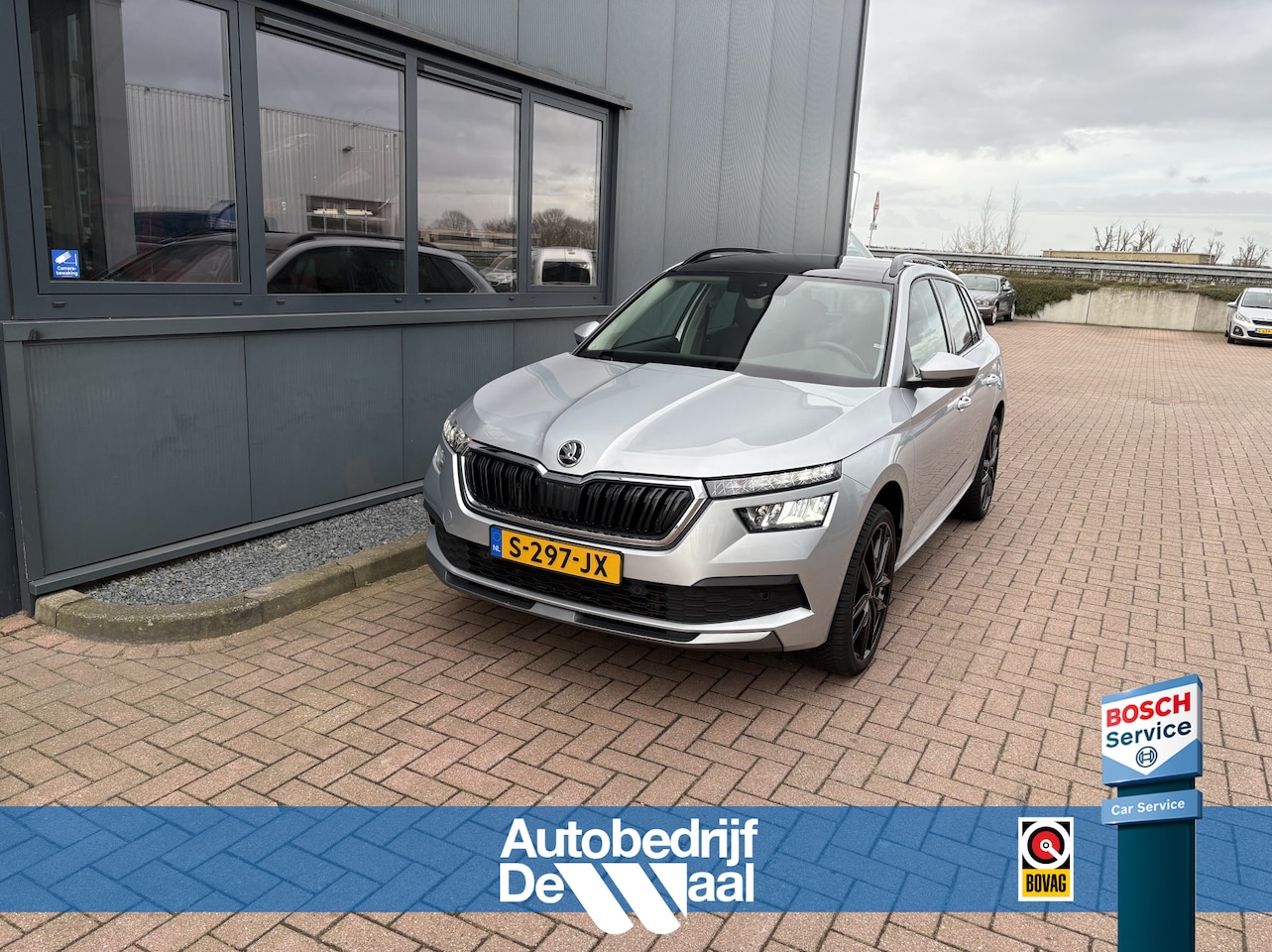 Skoda Kamiq - 1.0 TSi 115pk Business Edition PANORAMADAK/VIRTUAL/CAMERA/PDC/19INCH/TREKHAAK - AutoWereld.nl