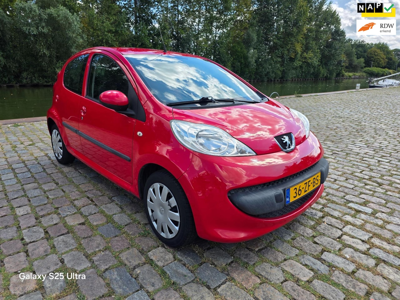 Peugeot 107 - 1.0-12V XS elektrische ramen cv op afs 5 deurs - AutoWereld.nl