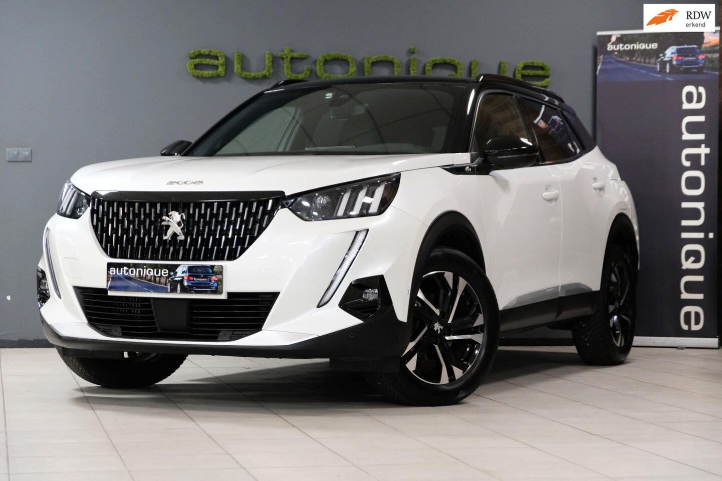 Peugeot 2008 - 1.2 PureTech GT *39.806km* |Nieuwstaat| Navi/Camera/Apple Carplay - AutoWereld.nl