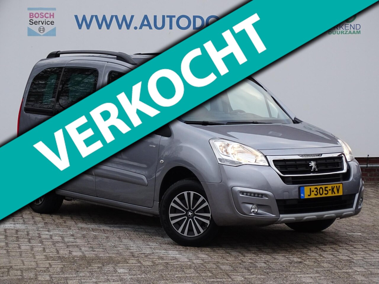 Peugeot Partner Tepee - 1.2 PureTech Allure|Trekhaak|3 stoelen achter|Parkeersensoren - AutoWereld.nl