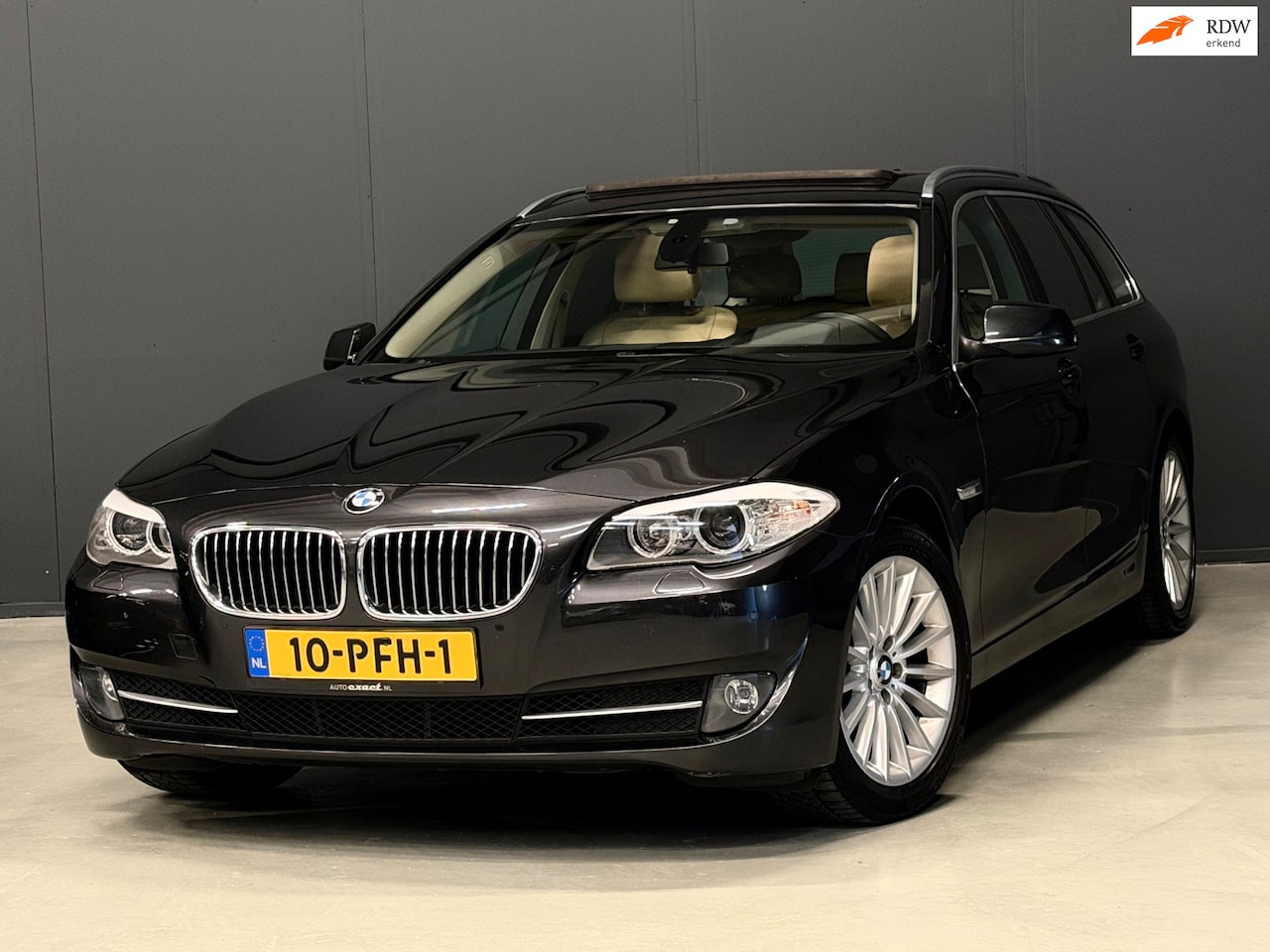BMW 5-serie Touring - 523i Executive AUTOMAAT PANODAK|HEAD-UP|LEDER|NAVI | KEURIGE AUTO ! - AutoWereld.nl