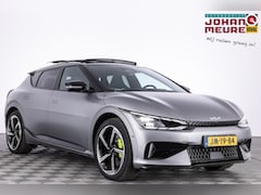 Kia EV6 - GT AWD 77.4 kWh 585PK | PANORAMADAK | Moonscape MAT | Trekhaak *SOH 97%* *GOEDE VRIJDAG +