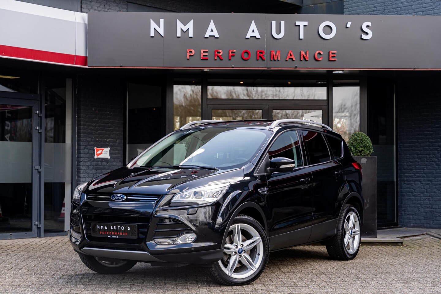 Ford Kuga - 1.5 EcoBoost Titanium 4WD DISTR.RIEM NIEUW/PANO/CRUISE/1E EIGENAAR/ELEKTRISCHE ACHTERKLEP - AutoWereld.nl