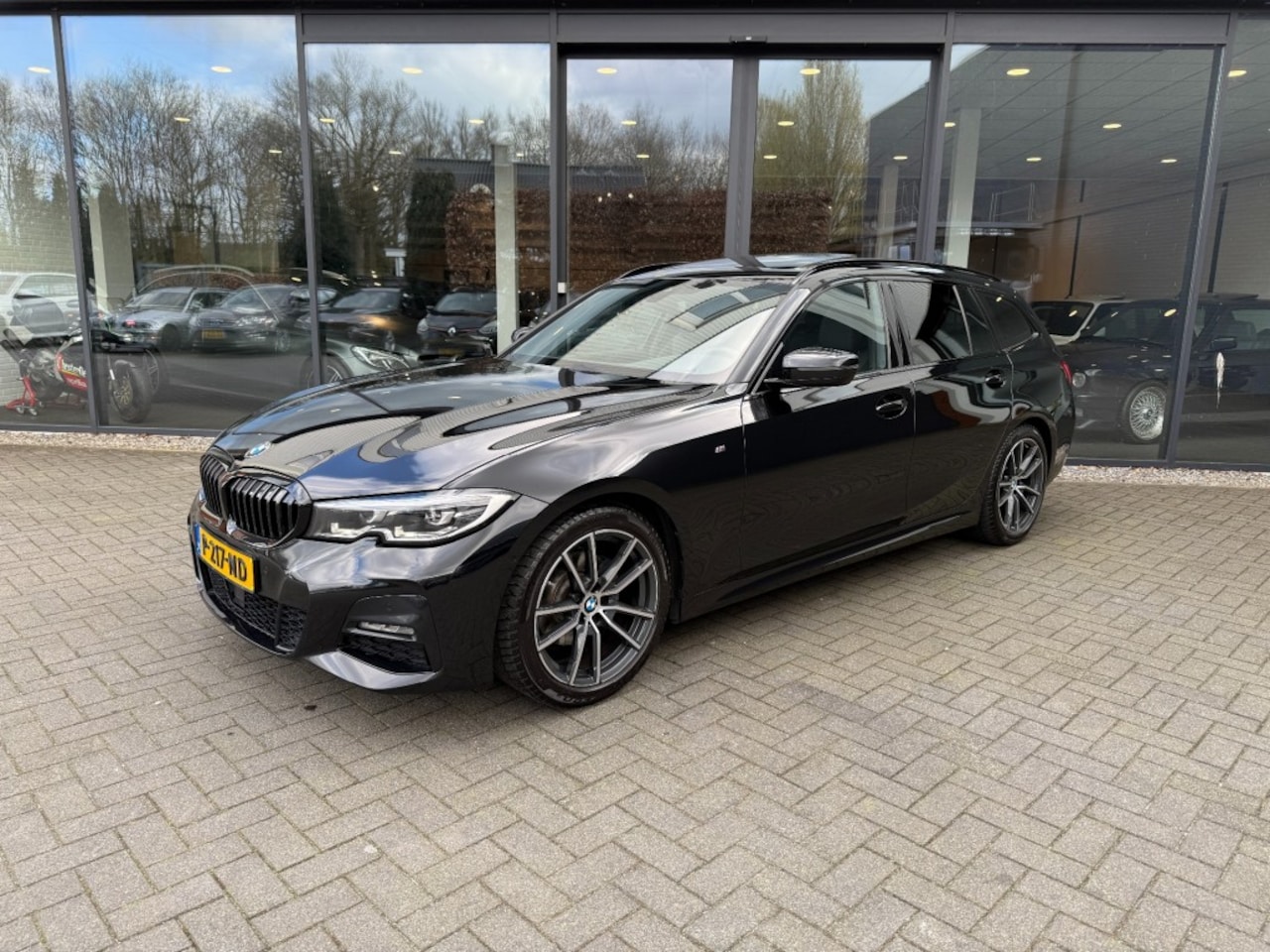 BMW 3-serie - 320i M Sport 320I M-Sport,Pano,LED,Trekhk Elekt,Adapt Cruise,Camera,Carplay,Lane Ass.,Dealer OH - AutoWereld.nl