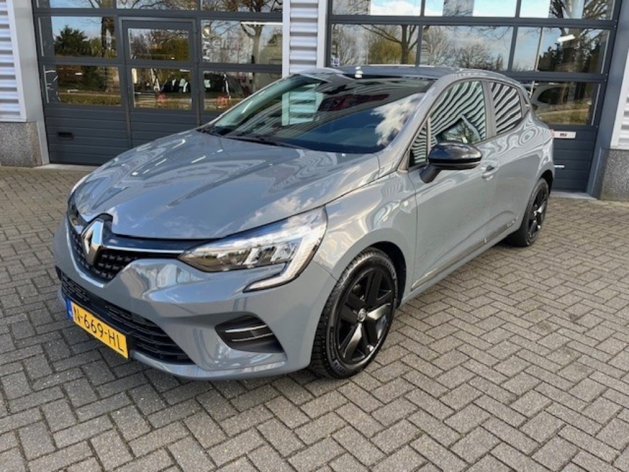 Renault Clio - 1.0 TCE Zen LED NAVI PDC CARPLAY CRUISE - AutoWereld.nl