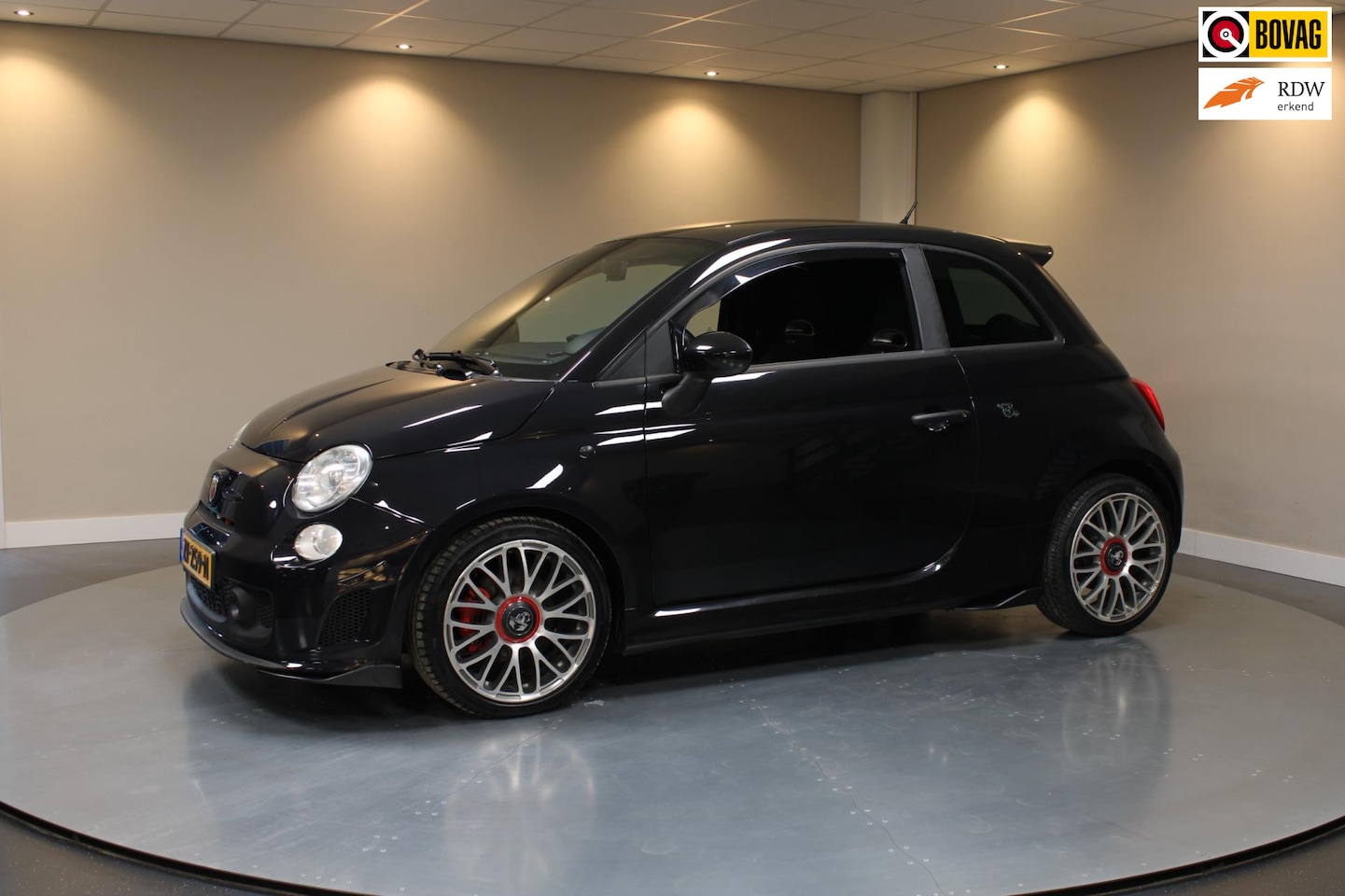 Fiat 500 Abarth - 1.4-16V *Distr.riem VV* Leer|Groot-scherm|Carbon-Look - AutoWereld.nl