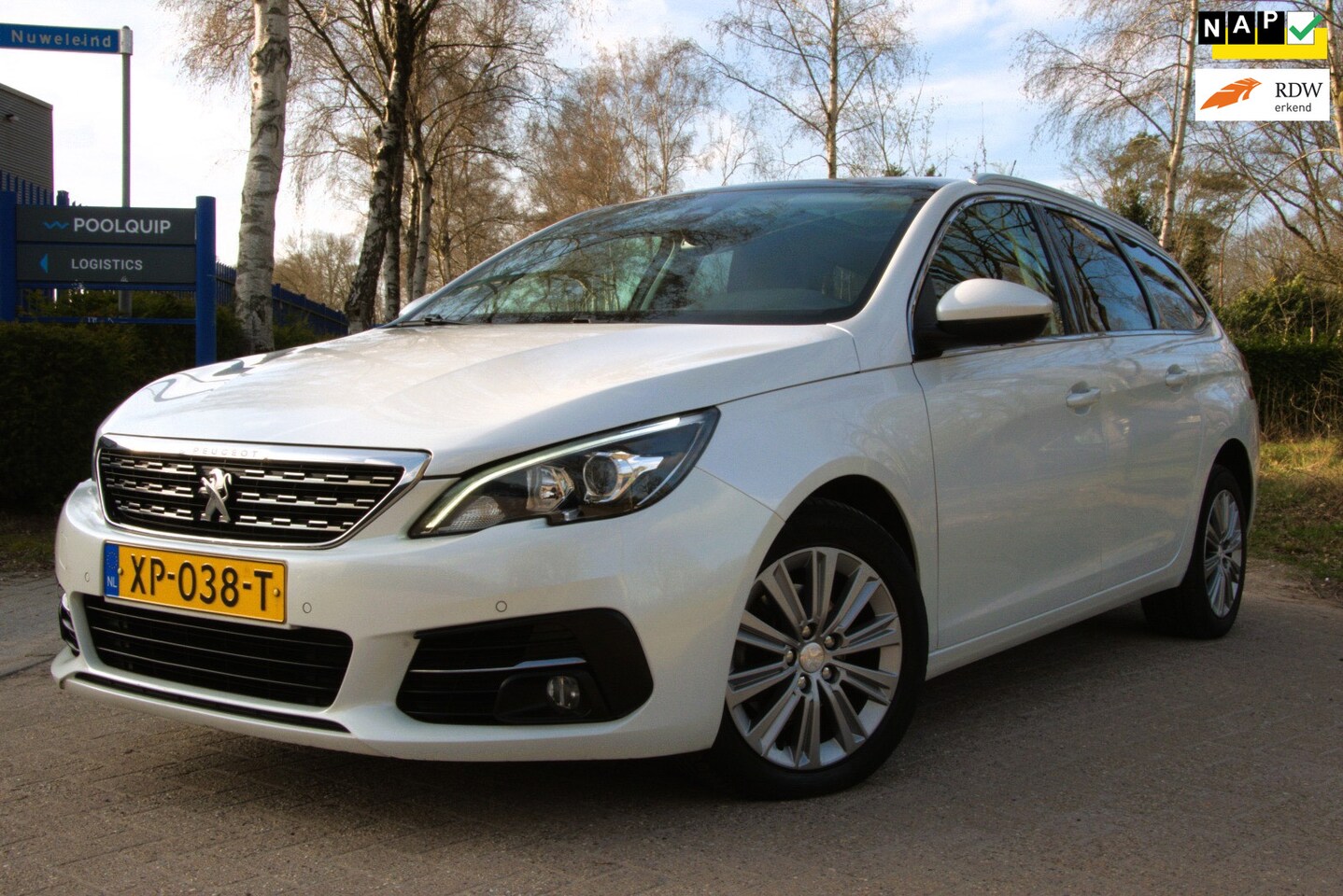 Peugeot 308 SW - 1.2 PureTech Allure NAP!! Pano, Trekhaak - AutoWereld.nl