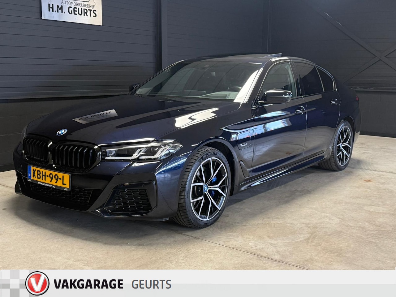 BMW 5-serie - 530e M Sport Sk Dak 360Cam Navi 19Inch Harman Kardon Memory Fully Loaded! - AutoWereld.nl