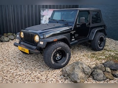 Jeep Wrangler - -4.0i-Black Rugged Ridge Edition