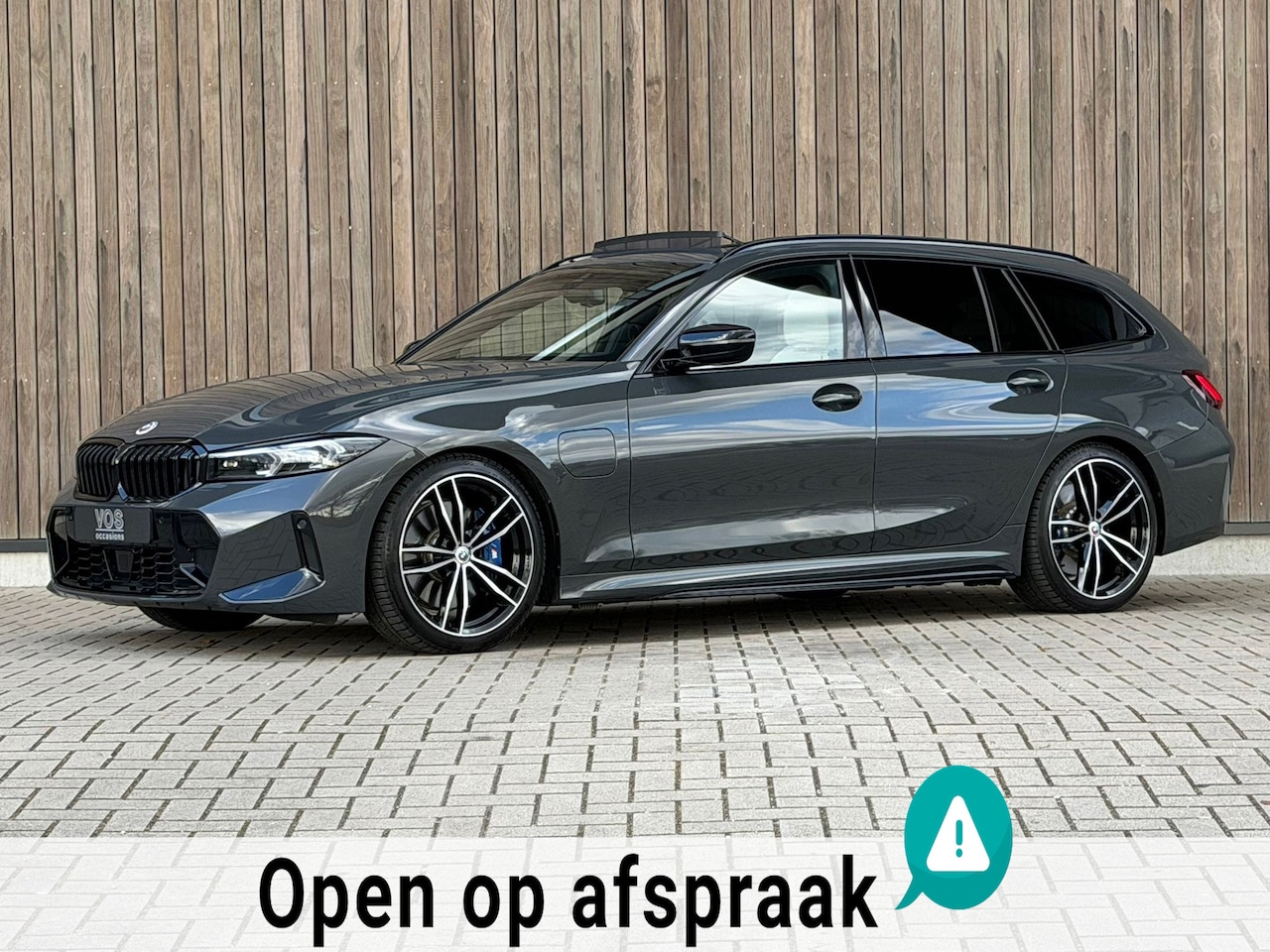 BMW 3-serie Touring - 330e xDrive M-Sport / Individual / Pano - AutoWereld.nl