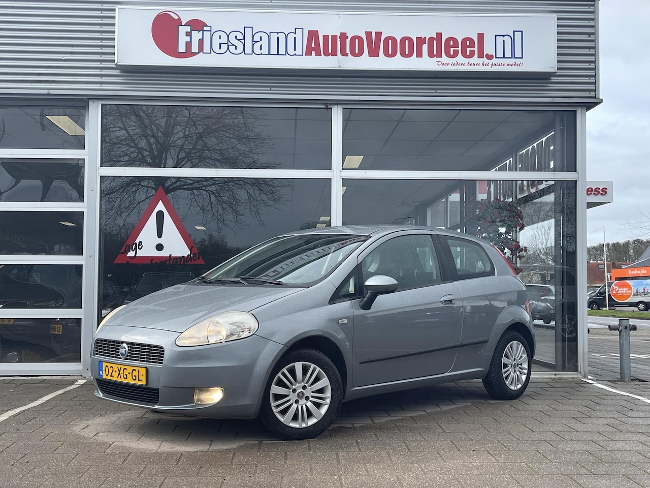 Fiat Grande Punto - 1.4 Dynamic /Automaat/Airco/Cruise/APK 02-2027/ - AutoWereld.nl