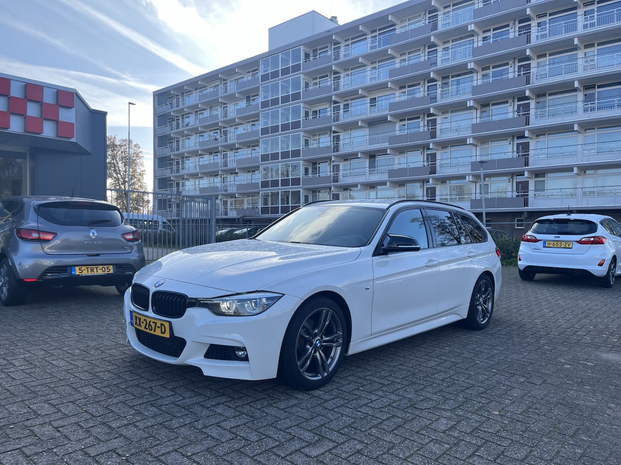 BMW 3-serie Touring - 318i M Sport Edition Lmv Navi Automaat Cruise Pdc Klima Nap - AutoWereld.nl