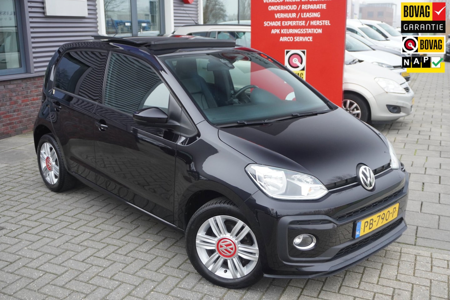 Volkswagen Up! - 1.0 TSI BMT high up! / Pano / Camera / Leder / Stoelverwarming / Cruise control - AutoWereld.nl