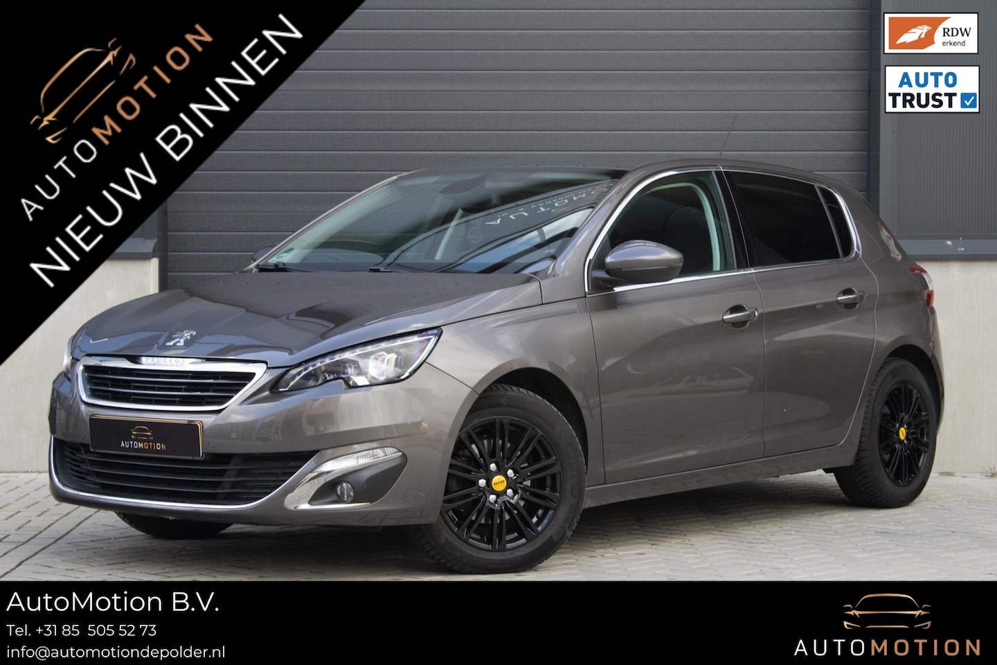 Peugeot 308 - 1.2 PureTech Allure Panoramadak Achteruitrijcamera Keyless - AutoWereld.nl