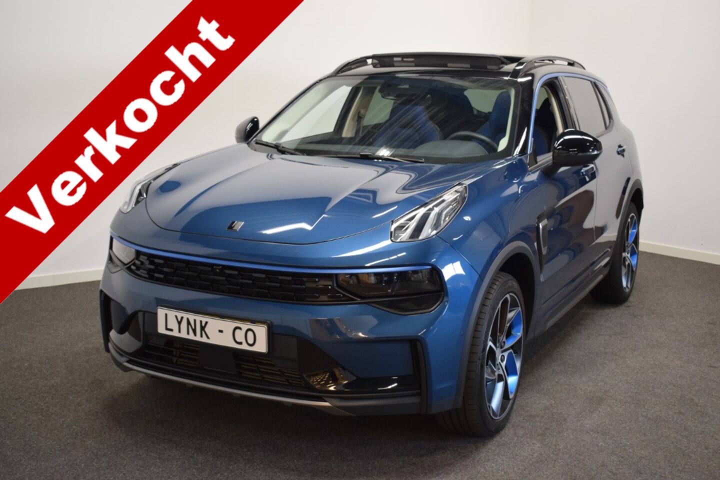 Lynk & Co 01 - 23865km 1.5 261pk AUT7 PHEV 72km Elec. Pano/ Adapt./ 360 Camera/ Dig. Dashboard/ Stoelverw - AutoWereld.nl