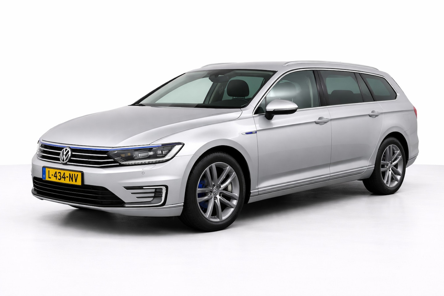 Volkswagen Passat Variant - 1.4 TSI GTE Airco Cruise Standkach - AutoWereld.nl