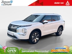 Mitsubishi Outlander - 2.4 PHEV First Edition € 7.500 euro korting eigen voorraad| 8 jaar garantie| Snel leverbaa