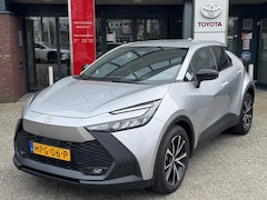 Toyota C-HR - 1.8 Hybrid 140 Dynamic NL-AUTO BLIND SPOT KEYLESS PARK-SENSOREN APPLE/ANDROID 18'' LM-VELG