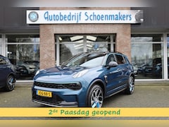 Lynk & Co 01 - 1.5 MY23 ZWARTE-HEMEL ROLHOES MY23 360-CAMERA PANO/SCHUIF INFINITY DAB NAVI CARPLAY STOELV