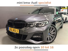 BMW 3-serie Touring - 330e M-SPORT SOH-TEST/PANO/H-KARDON/V-COCKPIT/NAVI/CAM/DAB/CARPLAY///