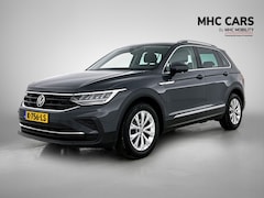 Volkswagen Tiguan - 1.5 TSI Life Business | Trekhaak | Clima | Navi |