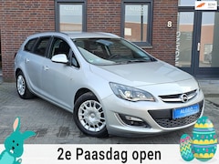 Opel Astra - 1.6 Turbo Exclusive / Automaat / Leer