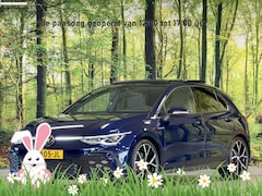 Volkswagen Golf - 2.0 TDI GTD | 200 PK | Panoramadak | Head-Up Display | Wegklapbare Trekhaak | 19" Lichtmet
