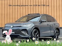 Volkswagen Tiguan - 1.5 eHybrid R-Line Edition | Black Style | Panoramadak | Elektrische Trekhaak | 20" Lichtm