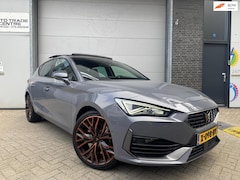 CUPRA Leon - 1.4 e-Hybrid 245PK VZ | Pano | Dealer OH | BTW Auto | Lederen bekleding | 1e eig |