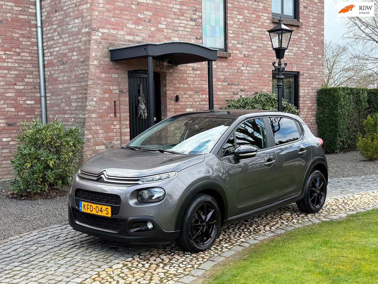 Citroën C3 - 1.2 PureTech Shine Navi Led Clima PDC - AutoWereld.nl