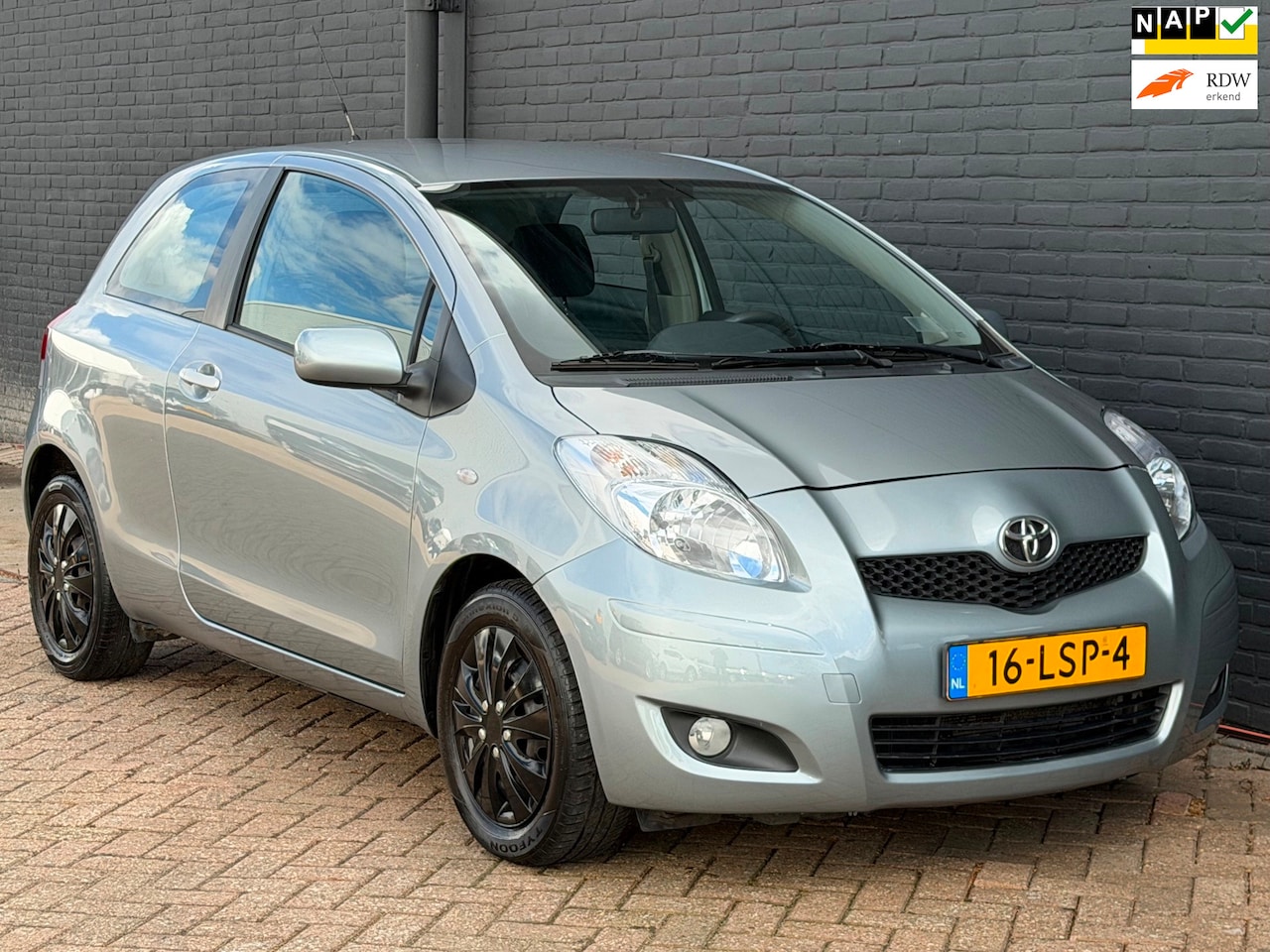 Toyota Yaris - 1.3 VVTi Aspiration AIRCO TREKHAAK NW APK - AutoWereld.nl