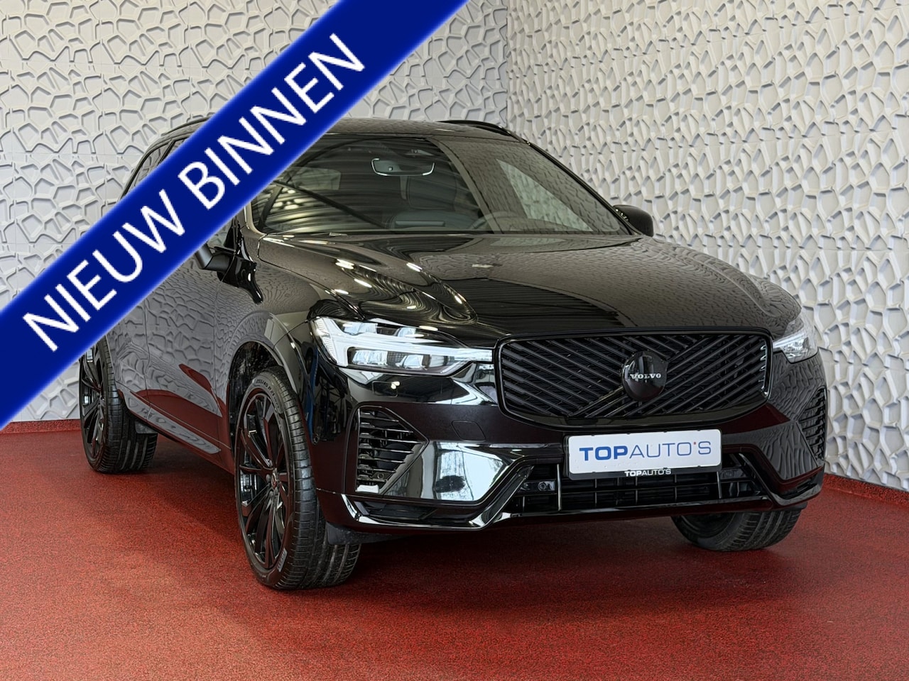 Volvo XC60 - 2.0 T6 AWD PLUS BLACK EDITION NIEUWSTE MODEL SCHUIFDAK HARMAN KARDON LEER PHEV Plug in Hyb - AutoWereld.nl