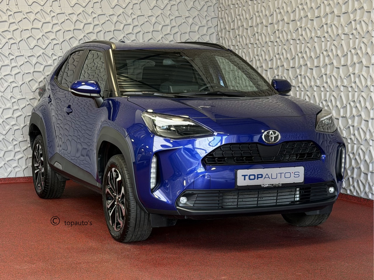 Toyota Yaris Cross - 1.5 HYBRID DYNAMIC STOEL/STUUR VERW. 17''LMV KEYLESS CAMERA LED ZWARTE HEMEL ✅ Top Auto's - AutoWereld.nl