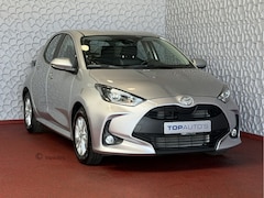 Toyota Yaris - 1.5 HYBRID STOEL/STUUR VERW CARPLAY CAMERA LMV ADAP.CRUISE ✅ Top Auto's Wijchen , Al 30 Ja