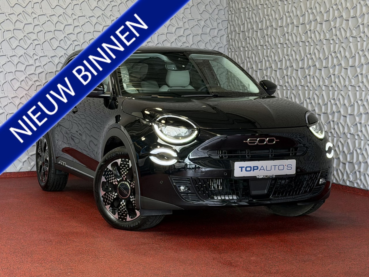 Fiat 600 - 1.2 HYBRID LA PRIMA CAMERA CARPLAY ADAP.CRUISE STOELVERW. ELEK.KLEP LEER MASSAGE ELEK.STOE - AutoWereld.nl