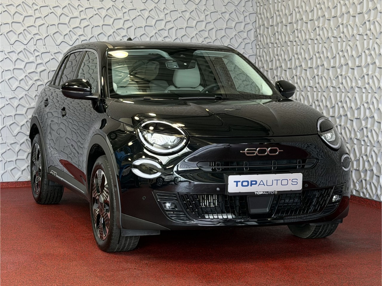 Fiat 600 - 1.2 Hybrid La Prima • Luxe Leder • Massage • Elek. Stoel • ACC • Camera • Elek. Klep • 18" - AutoWereld.nl