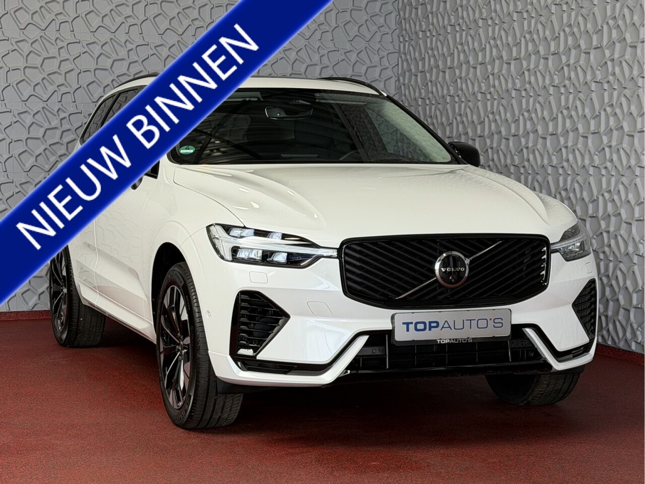 Volvo XC60 - 2.0 T6 AWD ULTRA DARK NIEUWE AUTO ELEK.TREKHAAK HARMAN KARDON HEADUP 360.CAM LEER SCHUIFDA - AutoWereld.nl