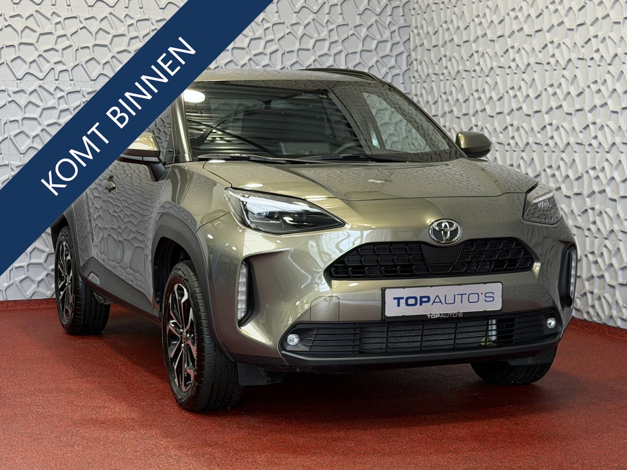 Toyota Yaris Cross - 1.5 HYBRID DYNAMIC KEYLESS CAMERA LED ZWARTE HEMEL STOEL/STUUR VERW. 17''LMV ✅ Top Auto's - AutoWereld.nl