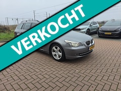 BMW 5-serie Touring - 530xi / AUTOMAAT / PANO / NAVI / XENON / PDC / STOELVERWARMING / HOUTINLEG / ELEC. PAKKET