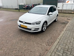 Volkswagen Golf - 1.2 TSI Highline Airco Pdc Voor En Achter